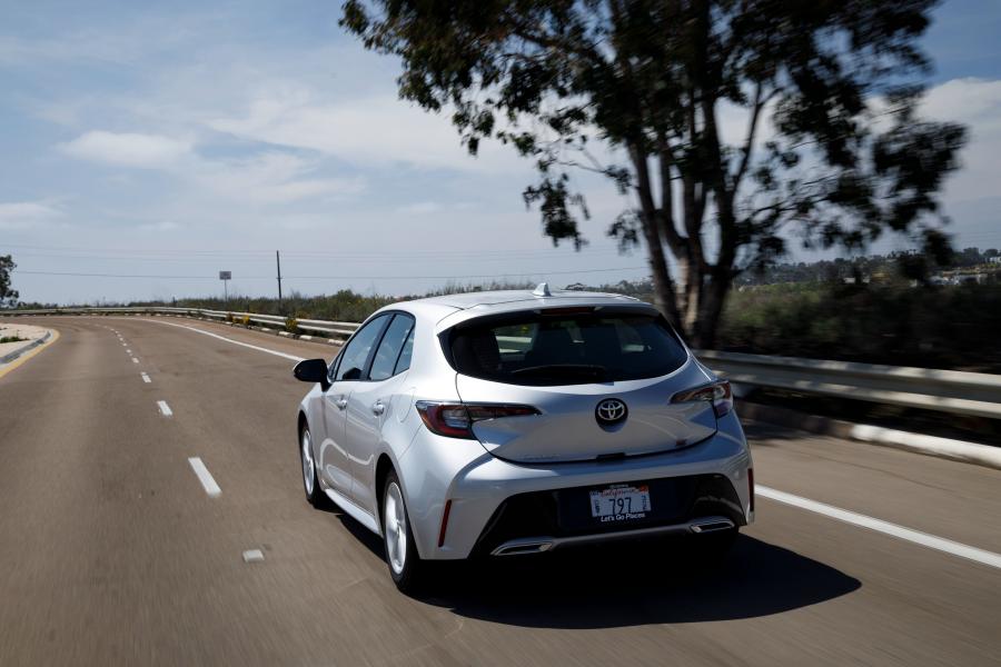  Toyota Corolla SE Hatchback 2018 года  (NA) (фото 18 из 30)